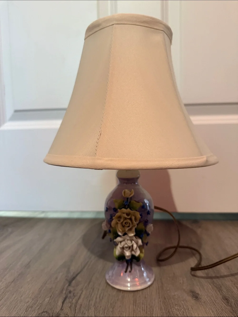 Vintage German Porcelain Floral Table Lamp Hand-Applied Roses Ivory Shade 💕